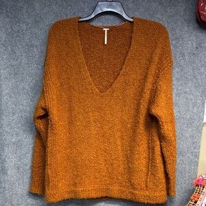 Free People Lofty V neck rust brown sweater Alpaca blend
Slouchy oversized S